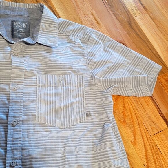 Mountain Hardwear Small Gray Striped Short Sleeve Button Up - Picture 3 of 5